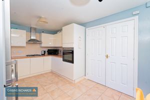 Kitchen- click for photo gallery